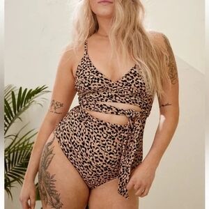 Aerie Leopard Print Wrap one piece swimsuit sz Medium